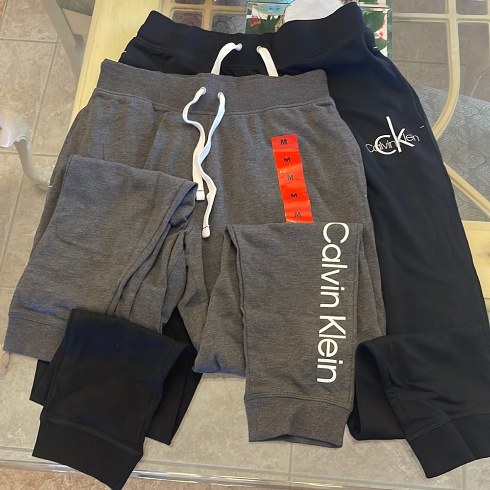Set of 2 joggers size M woman